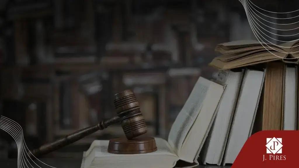 Guia Completo: As Duas Fases do Processo no Tribunal do Júri.