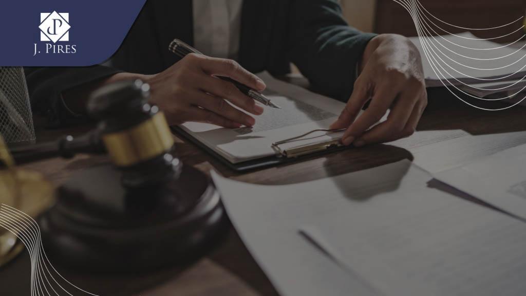 Advogado Criminal Plantão 24h em Curitiba para Casos de Urgência. 3 Advogado Criminal Plantão 24h em Curitiba para Casos de Urgência.