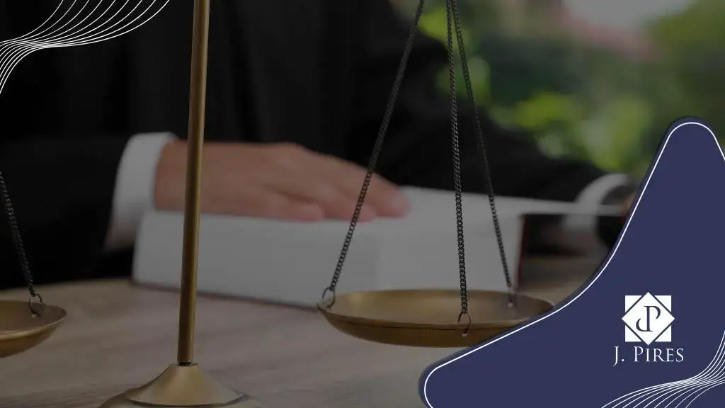 como contratar advogado para preso e garantir uma defesa eficiente no momento crítico