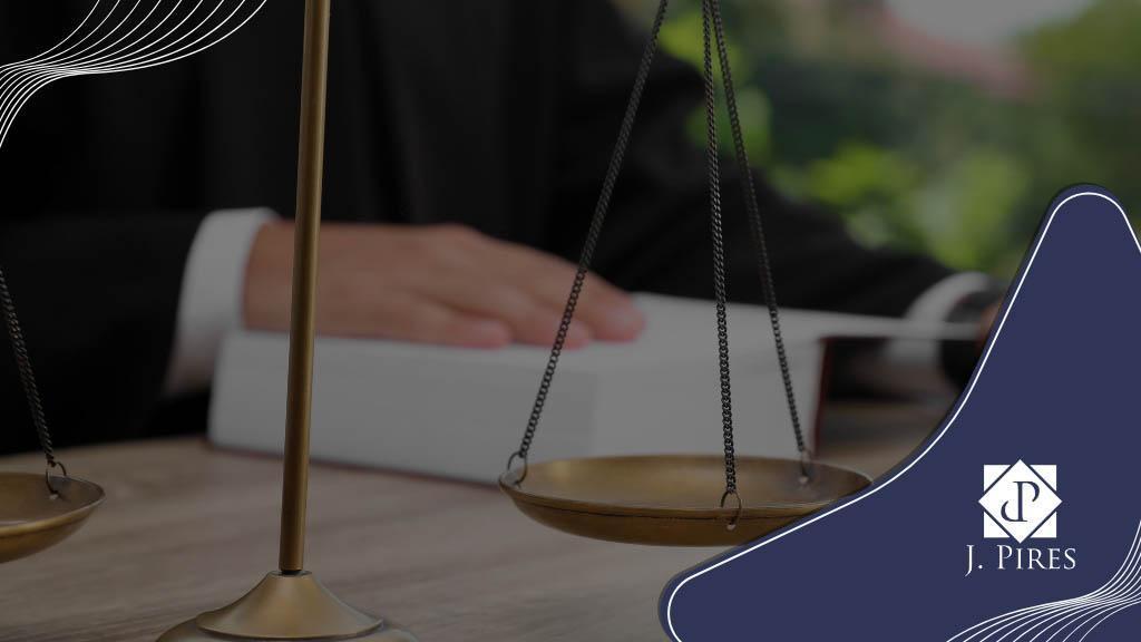 O Advogado Criminalista e a Defesa do Estado Democrático de Direito.